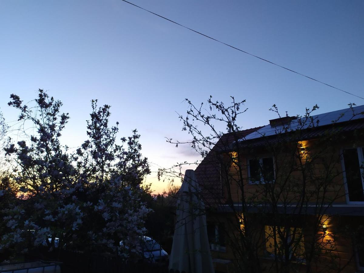 Noclegi Lesniczowka W Lanckoronie Lanckorona Exteriör bild