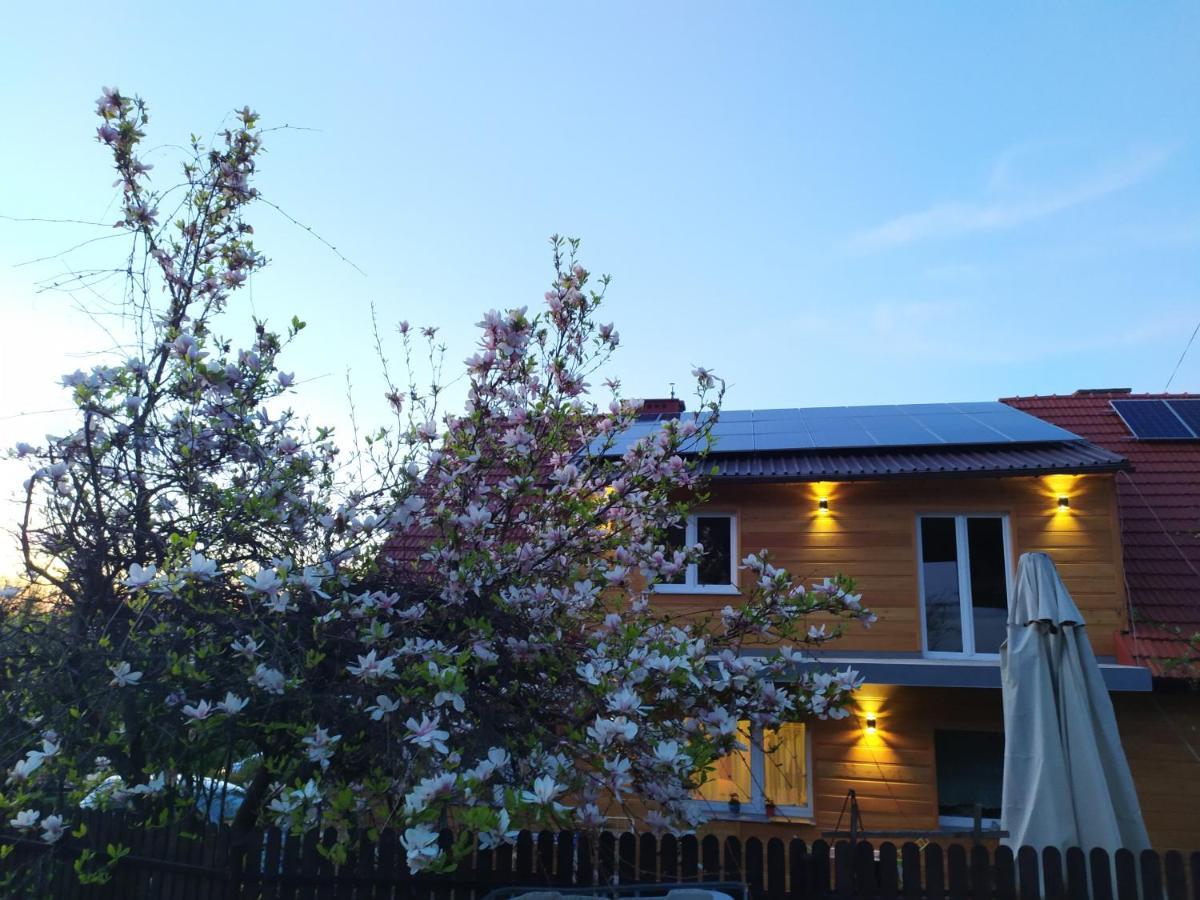 Noclegi Lesniczowka W Lanckoronie Lanckorona Exteriör bild